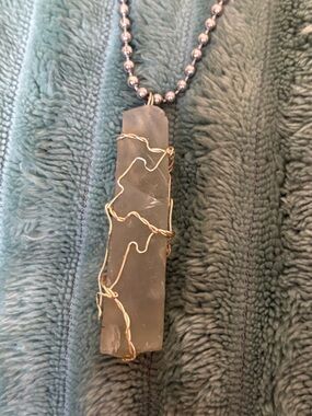 Wire wrapped crystal